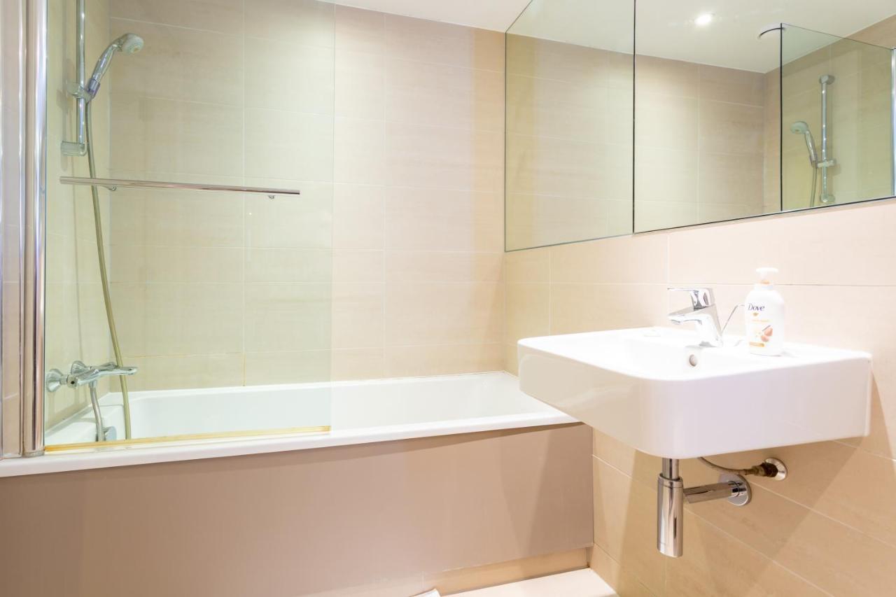 Amazing Modern 2 Bedroom Flat In Greenwich For 4 People 런던 외부 사진